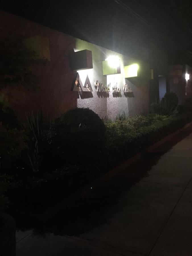 Motel Los Altos Tlaquepaque Εξωτερικό φωτογραφία